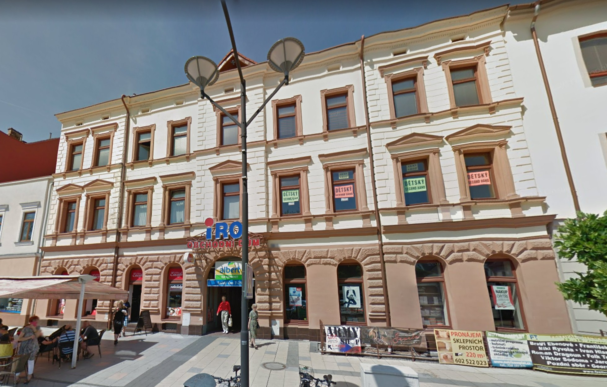 Pobočka Hodonín, Masarykovo náměstí 257/16 (Capi-cap.cz) Pobočka Hodonín, Masarykovo náměstí 257/16 (Capi-cap.cz)