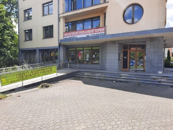 Pobočka Vyškov, Palánek 374/1a (Galanterie Jablíčko17.cz) Pobočka Vyškov, Palánek 374/1a (Galanterie Jablíčko17.cz)
